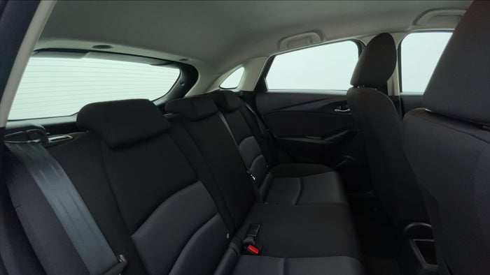MAZDA CX 3-Right Side Door Cabin View