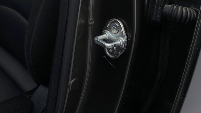 MAZDA CX 3-Pillar LHS B Scratch