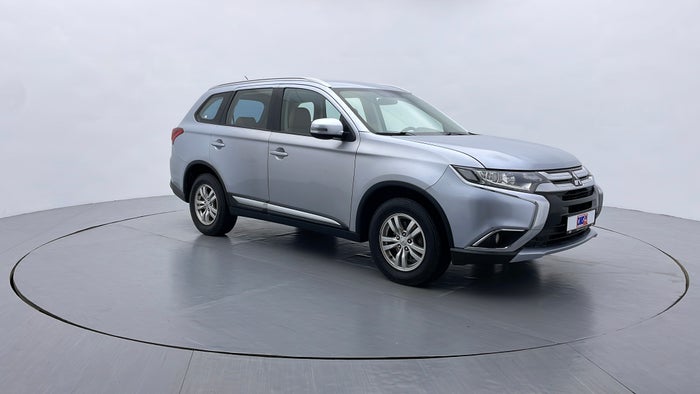 MITSUBISHI OUTLANDER-Right Front Diagonal (45- Degree) View