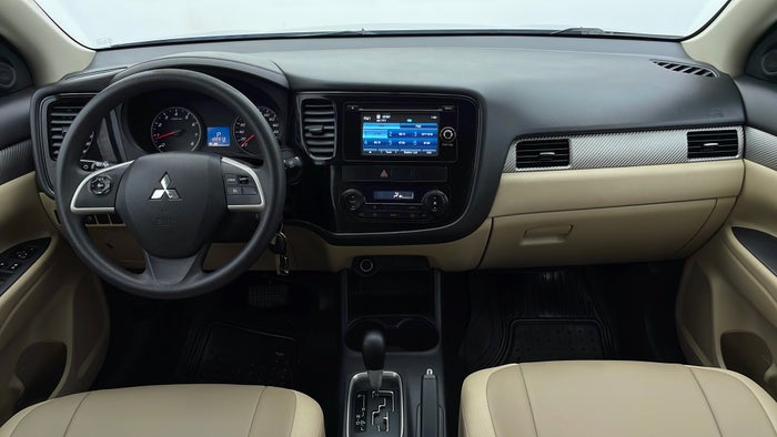 MITSUBISHI OUTLANDER-Dashboard View