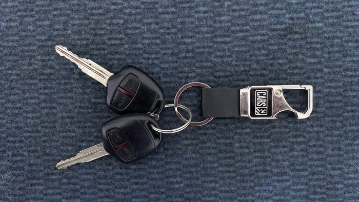 MITSUBISHI OUTLANDER-Key Close-up