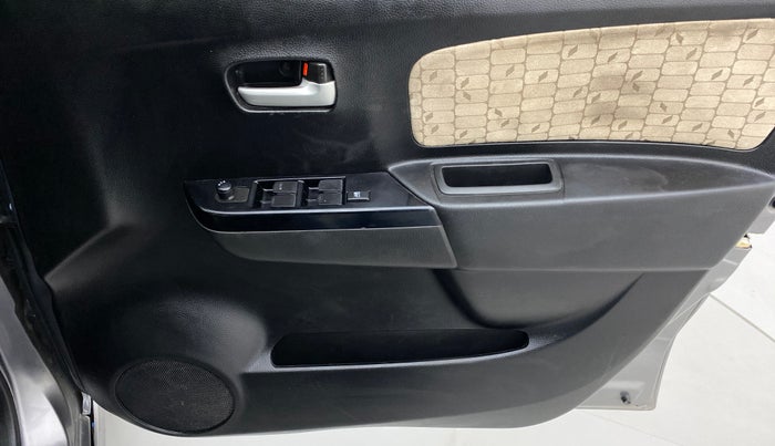 2018 Maruti Wagon R 1.0 VXI PLUS, Petrol, Manual, 32,105 km, Driver Side Door Panels Control