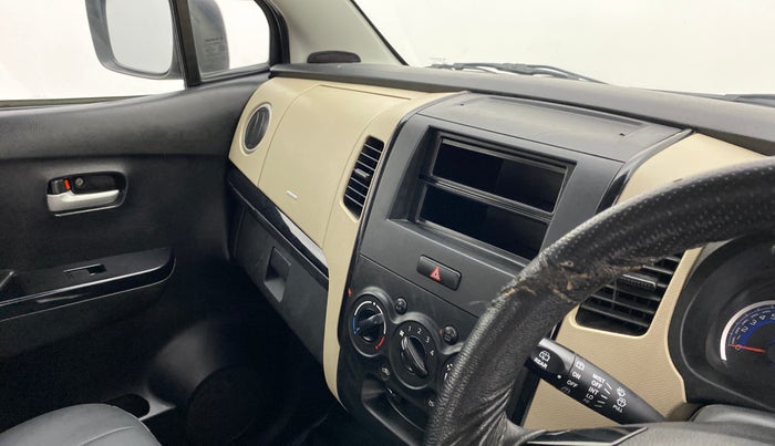 2018 Maruti Wagon R 1.0 VXI PLUS, Petrol, Manual, 32,105 km, Infotainment system - Parking sensor not working