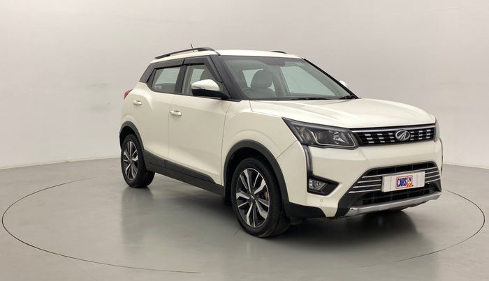 2020 Mahindra XUV300 W8 (O) DIESEL  AT, Diesel, Automatic, 27,041 km, Right Front Diagonal