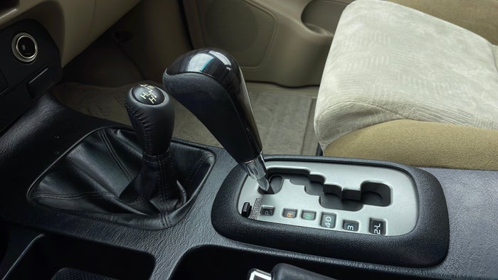 TOYOTA FORTUNER-Gear Lever