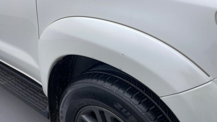 TOYOTA FORTUNER-Fender RHS Scratch