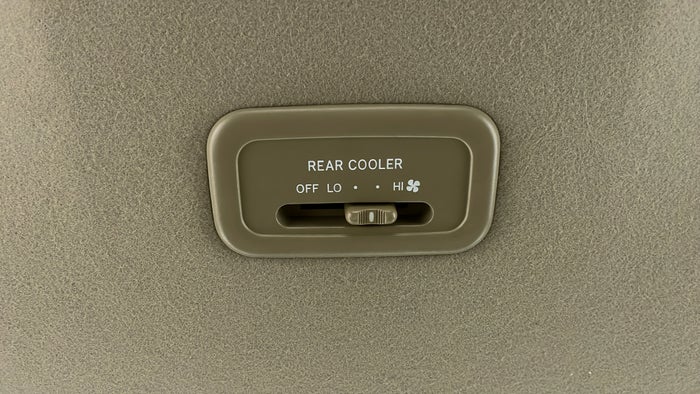 TOYOTA FORTUNER-Rear AC Temperature Control