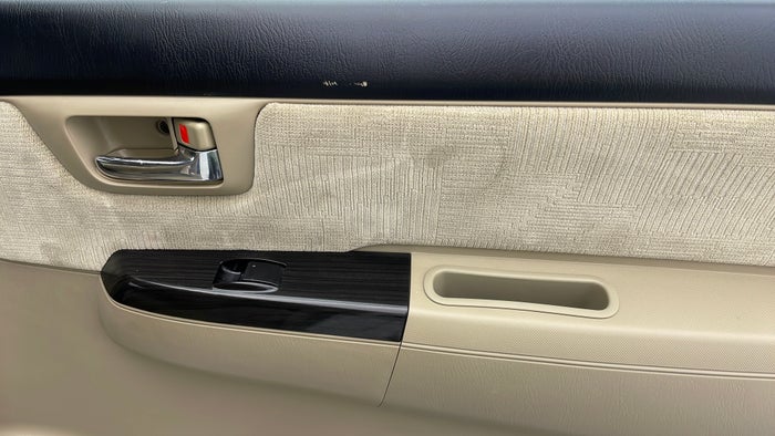 TOYOTA FORTUNER-Door Interior RHS rear Scratch