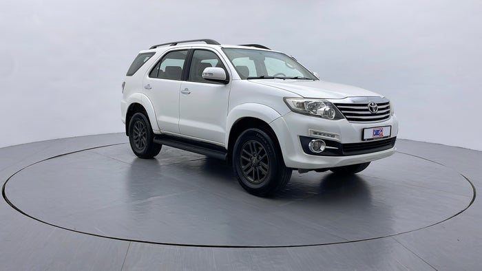 TOYOTA FORTUNER-Right Front Diagonal (45- Degree) View