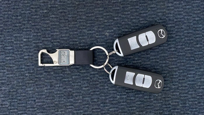 MAZDA 6-Key Close-up