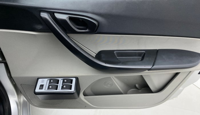 2018 Tata Tiago XE 1.2 REVOTRON, Petrol, Manual, 75,379 km, Driver Side Door Panels Control