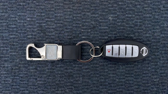 NISSAN ALTIMA-Key Close-up