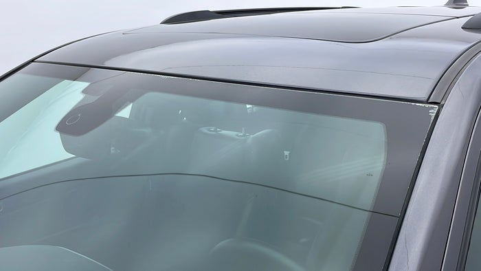 JEEP GRAND CHEROKEE-Windshield Front Air Bubbles