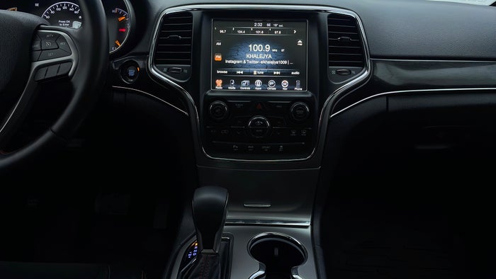 JEEP GRAND CHEROKEE-Center Console