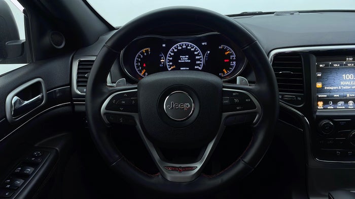 JEEP GRAND CHEROKEE-Steering Wheel Close-up