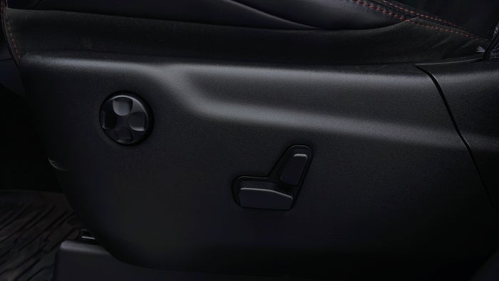 JEEP GRAND CHEROKEE-Driver Side Adjustment Panel