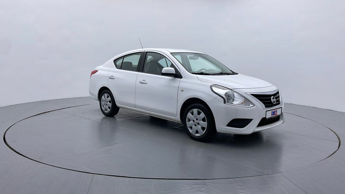 NISSAN SUNNY-Right Front Diagonal (45- Degree) View