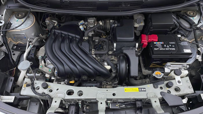 NISSAN SUNNY-Engine Bonet View