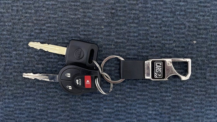 NISSAN SUNNY-Key Close-up