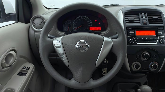 NISSAN SUNNY-Steering Wheel Close-up