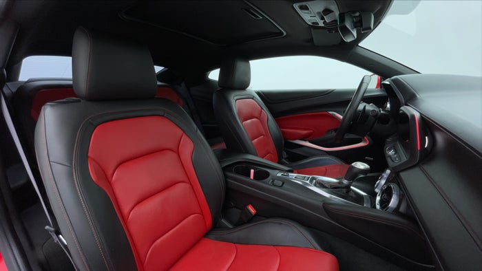 CHEVROLET CAMARO-Right Side Front Door Cabin View