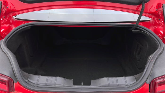 CHEVROLET CAMARO-Boot Inside View