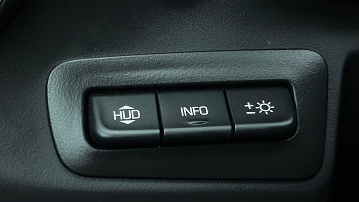CHEVROLET CAMARO-Heads Up Display