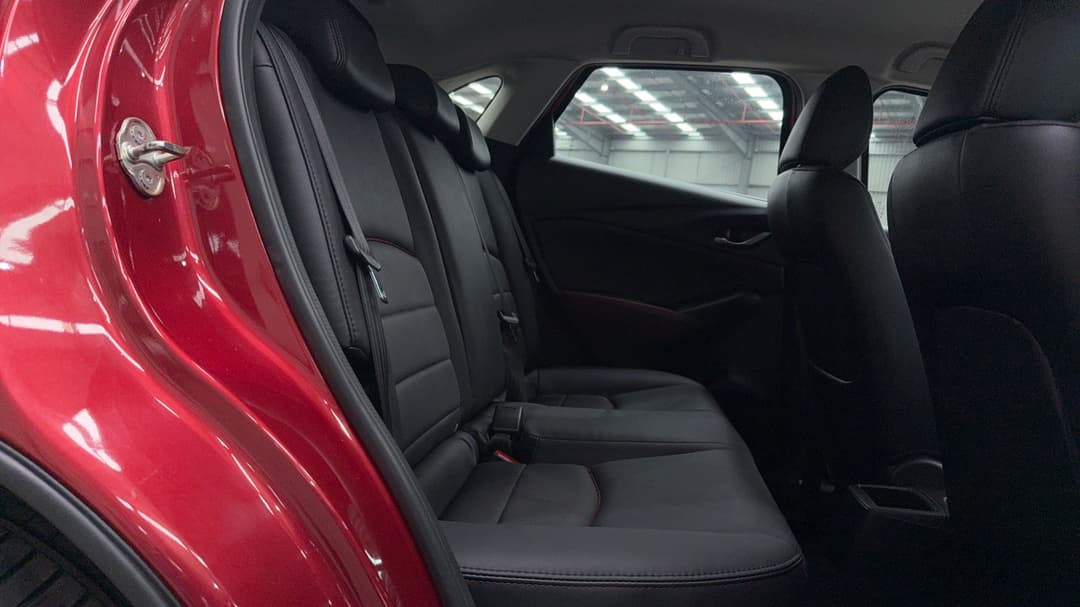 2017 Mazda CX-3 S Touring (AWD), Automatic, 41634 km, Right Side Rear Door Cabin View