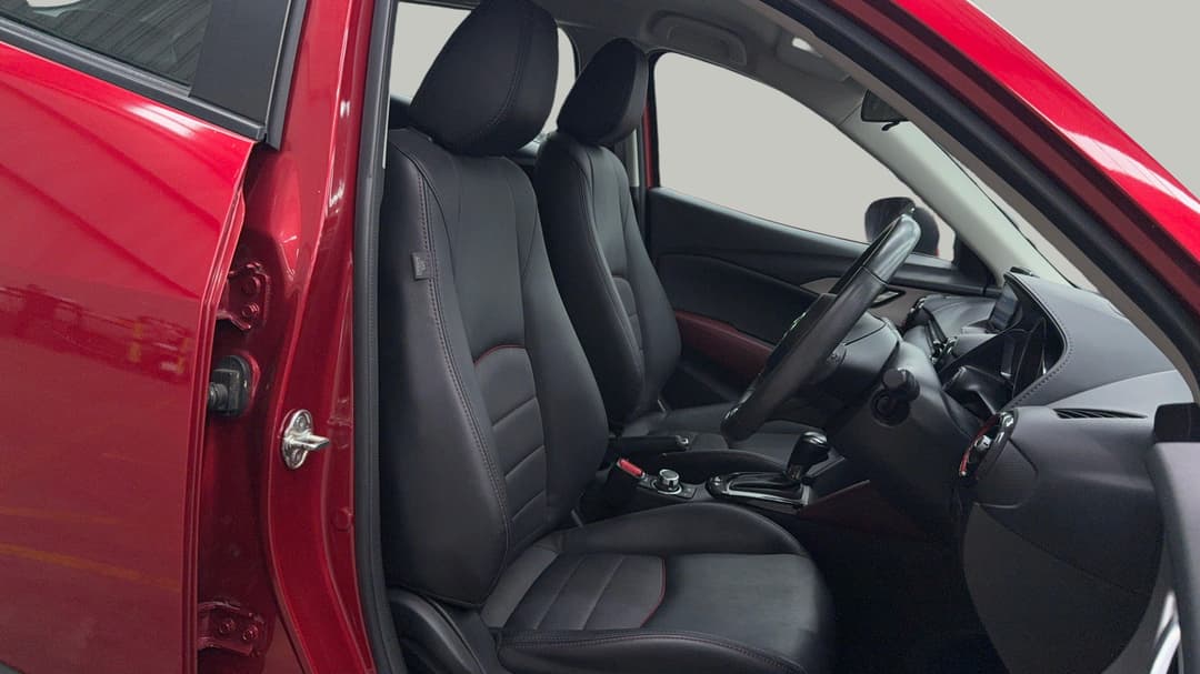 2017 Mazda CX-3 S Touring (AWD), Automatic, 41634 km, Right Side Front Door Cabin View