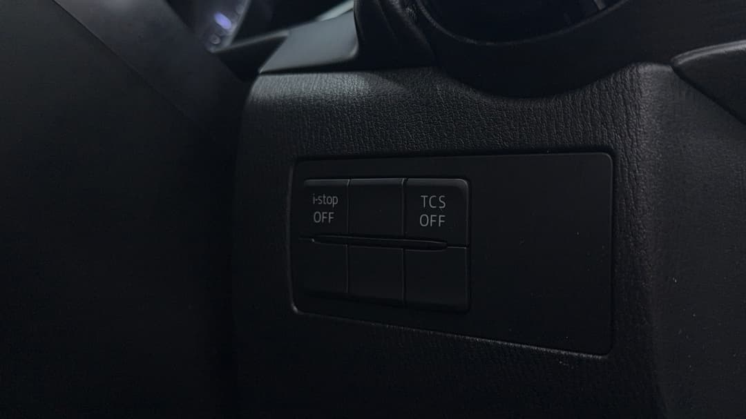 2017 Mazda CX-3 S Touring (AWD), Automatic, 41634 km, Utility Switches/Buttons