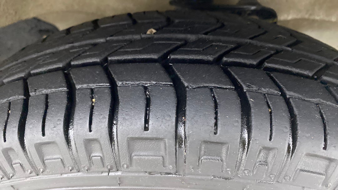 Right Front Tyre Tread