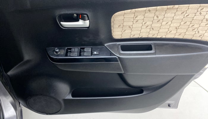 2017 Maruti Wagon R 1.0 VXI, Petrol, Manual, 27,591 km, Driver Side Door Panels Control
