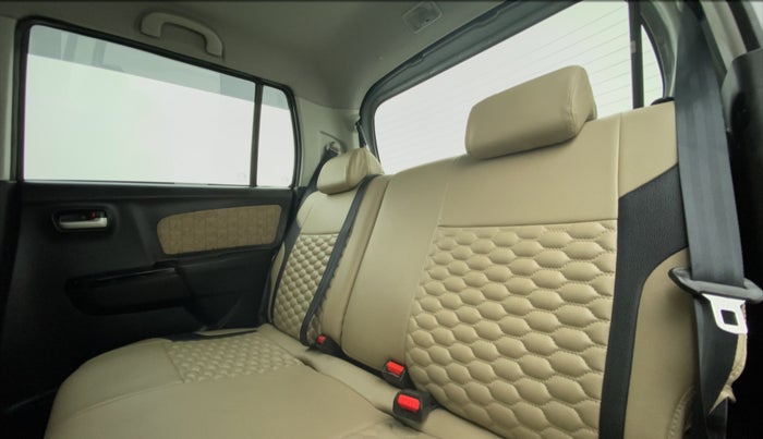 2017 Maruti Wagon R 1.0 VXI, Petrol, Manual, 27,591 km, Right Side Rear Door Cabin