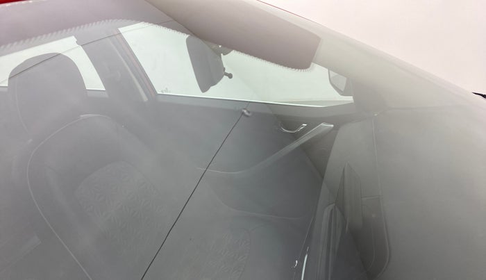2017 Tata NEXON XZ+ 1.2, Petrol, Manual, 67,868 km, Front windshield - Minor spot on windshield