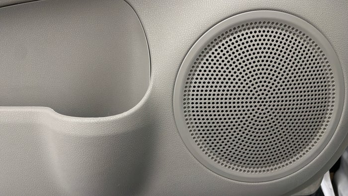 NISSAN SUNNY-Speakers