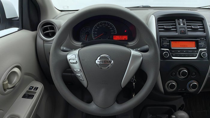 NISSAN SUNNY-Steering Wheel Close-up