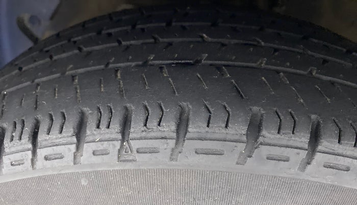 2014 Hyundai Xcent S 1.2 OPT, Petrol, Manual, 98,012 km, Left Front Tyre Tread