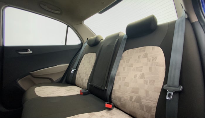 2014 Hyundai Xcent S 1.2 OPT, Petrol, Manual, 98,012 km, Right Side Rear Door Cabin