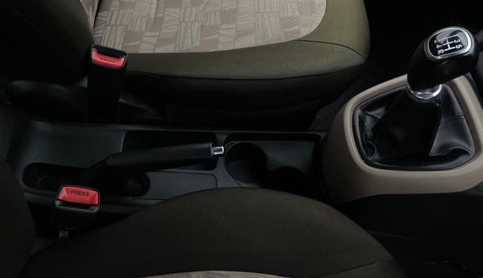 2014 Hyundai Xcent S 1.2 OPT, Petrol, Manual, 98,012 km, Gear Lever