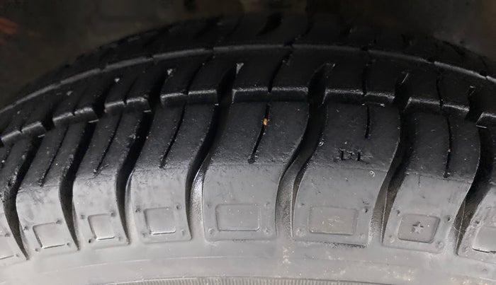 2018 Maruti Alto 800 LXI, Petrol, Manual, 8,423 km, Right Front Tyre Tread