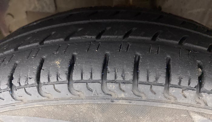 2017 Datsun Redi Go T (O), Petrol, Manual, 23,574 km, Left Front Tyre Tread