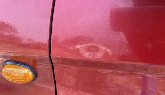 2016 Hyundai Eon ERA PLUS, Petrol, Manual, 45,393 km, Front passenger door - Minor scratches