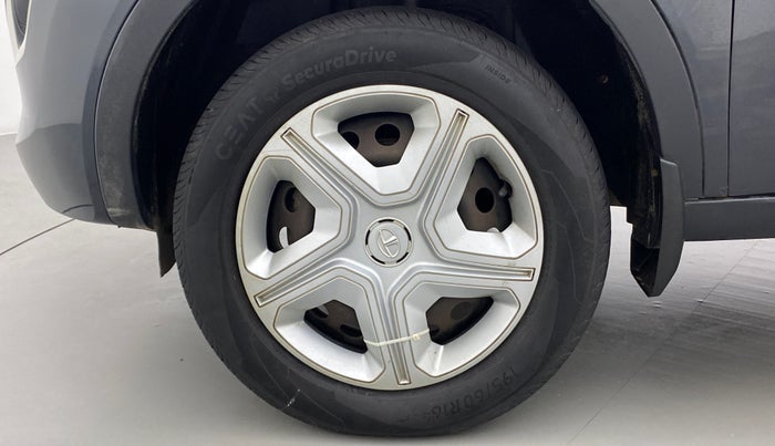 2018 Tata NEXON XE, Petrol, Manual, 31,014 km, Left Front Wheel