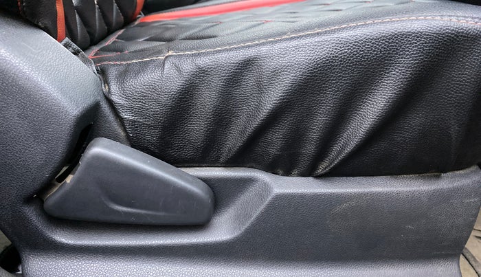 2015 Renault Kwid RXT, Petrol, Manual, 32,853 km, Driver Side Adjustment Panel