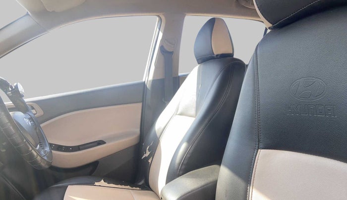 2018 Hyundai Elite i20 ASTA 1.2 (O), Petrol, Manual, 77,794 km, Right Side Front Door Cabin