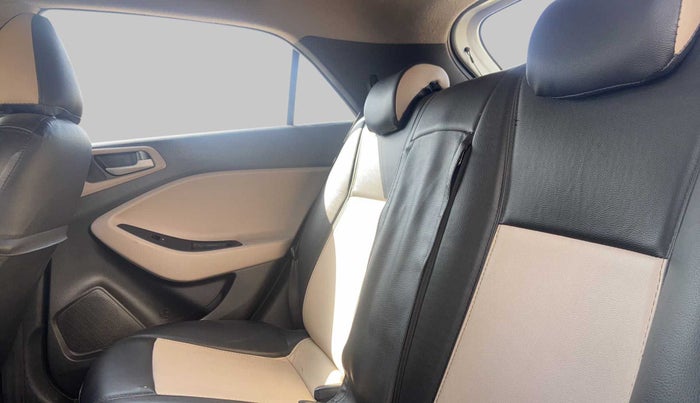 2018 Hyundai Elite i20 ASTA 1.2 (O), Petrol, Manual, 77,794 km, Right Side Rear Door Cabin