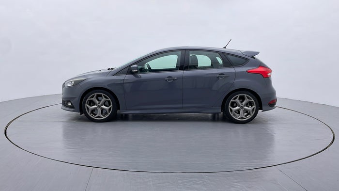 FORD FOCUS-Left Side View