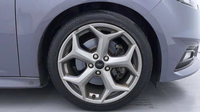 FORD FOCUS-Right Front Tyre