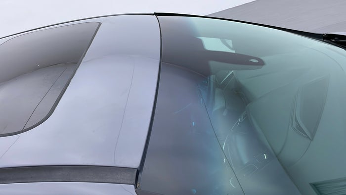 FORD FOCUS-Windshield Front Scratch