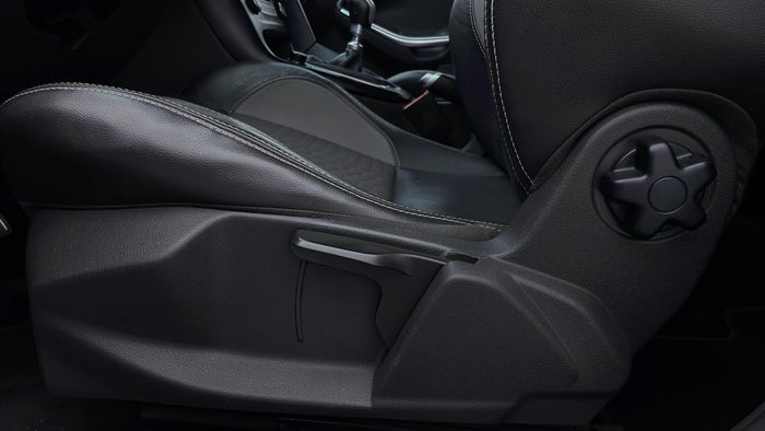 FORD FOCUS-Driver Side Adjustment Panel